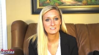 Addison ist glücklich in diesem Casting