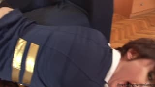 Lara Latex ist eine Milf mit einer Freundin