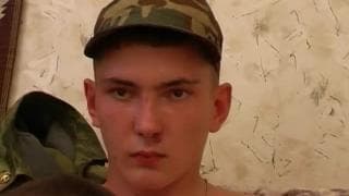 Kleiner Blowjob für diesen Soldaten