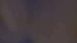 Diese Schlampe masturbiert sehr hart für uns