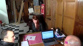 Die schöne Rothaarige Lilyan im Casting