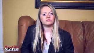 Diese Blondine hat ein schönes Pornocasting Diese Blondine hat ein schönes Pornocasting