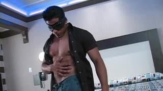 Strip Tease und Masturbation mit einem sehr sexy jungen Mann! Strip Tease und Masturbation mit einem sehr sexy jungen Mann!