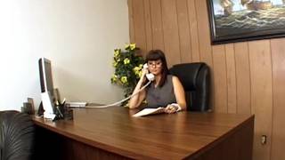 Die notgeile Chefin Carrie Ann will Sex