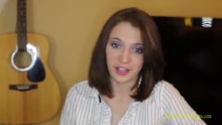 WIr sehen wie Isabella vor der Kamera fickt