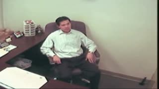 Ein Blowjob ohne das Büro verlassen zu müssen!