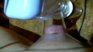 Sie kriegt die Muschi aus der Nähe gesaugt!