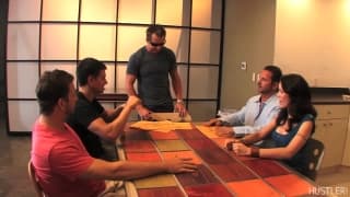 Victoria White auf dem Sofa der Leidenschaft!