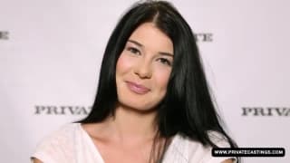 Lucy Li steht total auf dieses Pornocasting Lucy Li steht total auf dieses Pornocasting