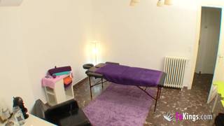 Eine heiße spanische Massage für diese Fotze