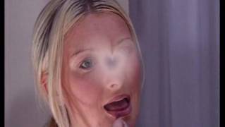 Kelly trägt ihre sexy Reizwäsche