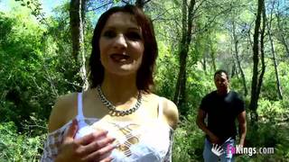 Heloise Dacosta wird draußen gefickt!