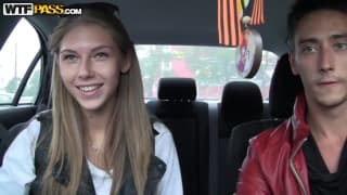 Dieses schöne junge Teen hat Sex in den Ferien Dieses schöne junge Teen hat Sex in den Ferien