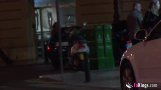 Er versohlt ihren Arsch beim Sex