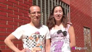 Eine Blondine wird gefickt und beobachtet