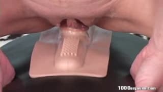 Diese Schlampe hat ein Sexspielzeug zum Genuss