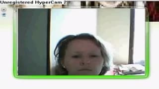 Sie verlässt die Arbeit, und zeig sich im Chat