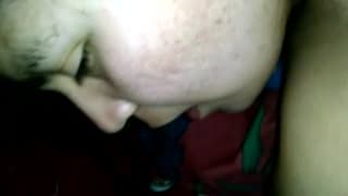 Sie kriegt den Arsch von ihrem Mann gefickt