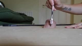 Sie ist hardcore und dominiert den Schwanz