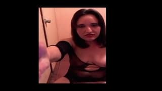 Heiße Latina-Milf spreizt und reibt ihre Fotze Heiße Latina-Milf spreizt und reibt ihre Fotze