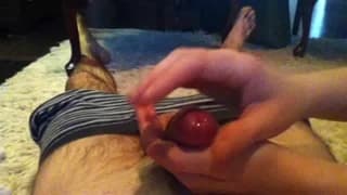 Sie wichst die Latte ihres Mannes bis zum Ende