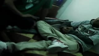 Diese zwei Schwulen ficken gerne ohne Kondom