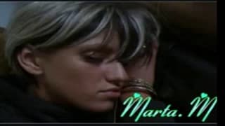 Marta hat ihren Nachbarn auf ihrem Körper