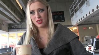 Dolly Teena ist eine blonde Hure die Sex liebt Dolly Teena ist eine blonde Hure die Sex liebt