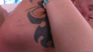 Trillium bekommt ihre nasse Muschi genagelt