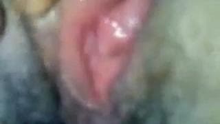 Ihre geile Fotze wird von ihrem Mann gefickt