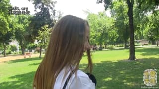 Die junge Fotze Olivia hat Geschlechtsverkehr