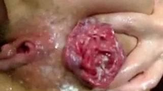 Lady, Spritzen und dehnbare Muschi.