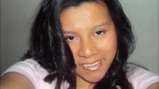 Brunette Latina ist begeistert vom Blasen