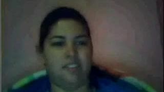 Sie ist saftig und bereit zum Masturbieren!