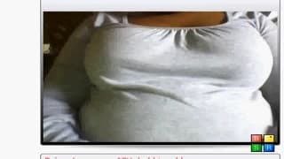 Die mollige Amateur MILF zeigt uns ihre Titten