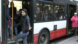 Diese geile Blondine schluckt gerne Sperma