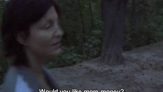 Sie ist bereit etwas leichtes Geld zu verdienen