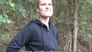 Ein bisschen Geld überzeugt sie zum Ficken!