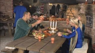 Das Vergnügungsbad ist voll von Menschen