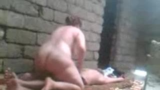 BBW MILF genießt seinen harten Schwanz in sich