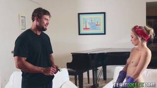 Seine heiße Blondine will viel Oralsex machen