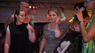 Das ist eine Party für diese witzigen Huren