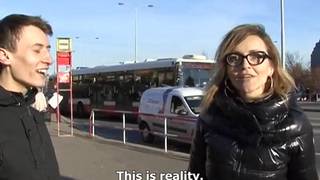 Diese Blondine bekommt einige harte Aktionen! Diese Blondine bekommt einige harte Aktionen!
