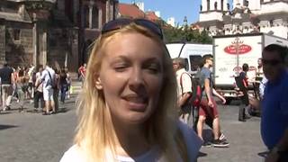 Diese blonde MILF liebt Sex unter freiem Himmel Diese blonde MILF liebt Sex unter freiem Himmel