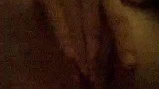 Diese Schlampe geilt sich gern maximal auf