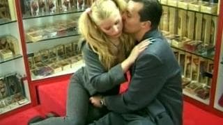 Sie liebt den Penis in ihrem Po für den Fick