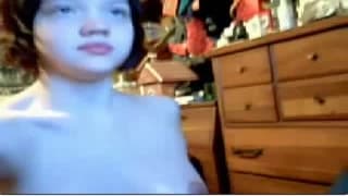 Eine schwangere Schlampe genießt ihren Körper