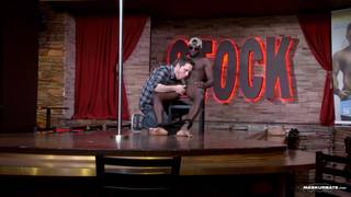 Pascal und Jackson geilen sich on Stage auf