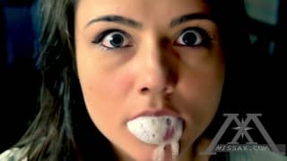 Heiße Teenager mit geilen Körpern ficken gut