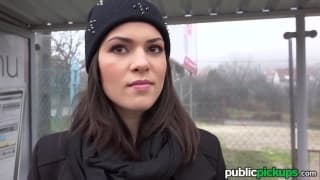 Im klaten Winter wird die Schlampe gewärmt